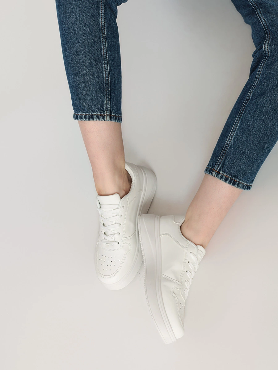 Кроссовки белые на платформе